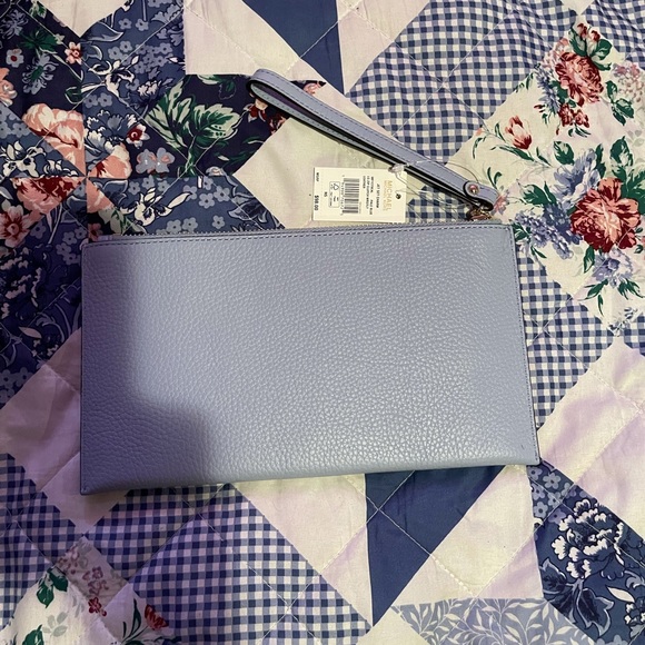 Micheal kors Wristlet with compartments - Picture 2 of 3